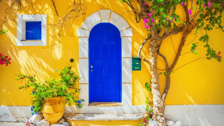 Best Exterior House Paint Colors 2025